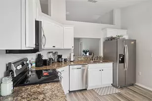 202 Highland Meadows Pl, Davenport, FL 33837 - Photo 9