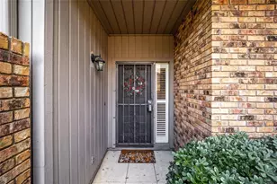 1731 SE Clatter Bridge Rd, Ocala, FL 34471 - Photo 3