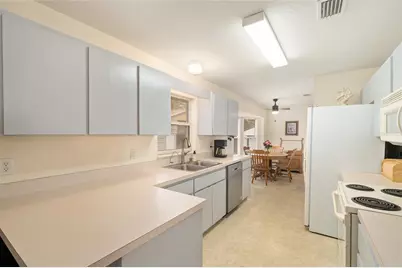 9329 E Sycamore Place, Inverness, FL 34450 - Photo 11