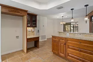 239 SE Paradise Point Rd, Crystal River, FL 34429 - Photo 15