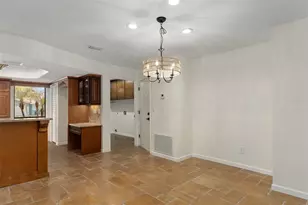 239 SE Paradise Point Rd, Crystal River, FL 34429 - Photo 11