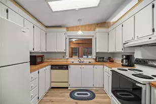 708 Coachman Dr, Leesburg, FL 34748 - Photo 13