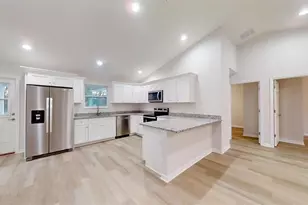 19656 SW Lark Ave, Dunnellon, FL 34431 - Photo 11