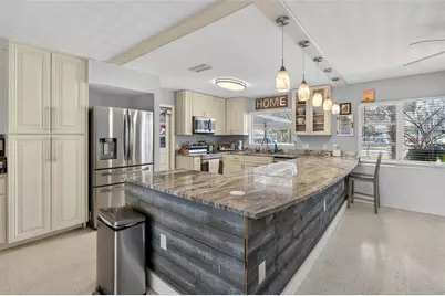 1115 SE Kingsbay Drive, Crystal River, FL 34429 - Photo 5