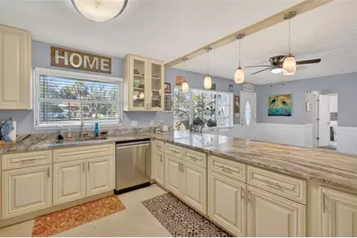 1115 SE Kingsbay Drive, Crystal River, FL 34429 - Photo 7