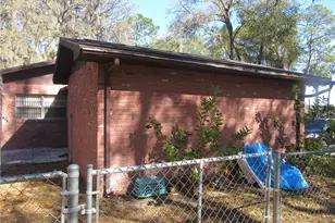 17051 SE 61st Pl, Ocklawaha, FL 32179 - Photo 9