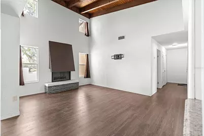 15203 Sandalwood Drive #203, Wildwood, FL 34785 - Photo 9