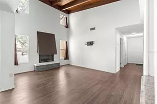 15203 Sandalwood Dr, Wildwood, FL 34785 - Photo 9