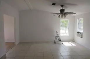 18601 SE 24th Ln, Ocklawaha, FL 32179 - Photo 13