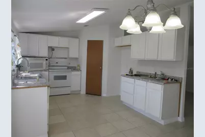 18601 SE 24th Lane, Ocklawaha, FL 32179 - Photo 13
