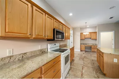 646 Stratford Lane, The Villages, FL 32162 - Photo 17