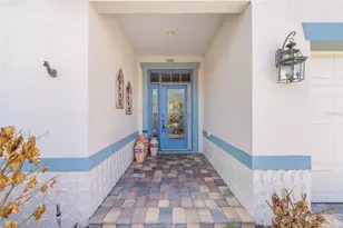 646 Stratford Ln, The Villages, FL 32162 - Photo 5