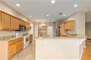 646 Stratford Ln, The Villages, FL 32162 - Photo 15