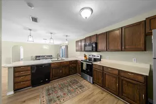 685 NW 67th Pl, Ocala, FL 34475 - Photo 5