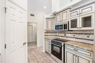 5312 Greens Dr, Lady Lake, FL 32159 - Photo 17
