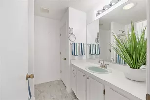 2604 Privada Dr, The Villages, FL 32162 - Photo 17