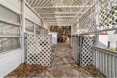 942 Cr 461, Lake Panasoffkee, FL 33538 - Photo 35