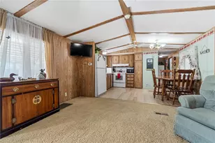 942 Cr 461, Lake Panasoffkee, FL 33538 - Photo 7