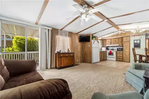 942 Cr 461, Lake Panasoffkee, FL 33538 - Photo 5