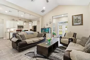 16146 Magnolia Warbler Rd, Weeki Wachee, FL 34614 - Photo 11