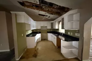 701 Madison St, Tavares, FL 32778 - Photo 5