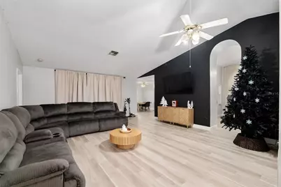 306 Oak Track Radial, Ocala, FL 34472 - Photo 9