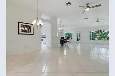 17037 SE 76th Creekside Circle, The Villages, FL 32162 - Photo 7