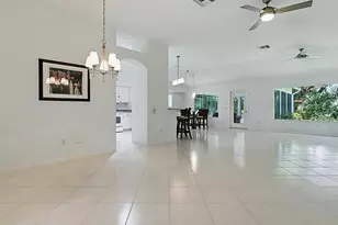 17037 SE 76th Creekside Cir, The Villages, FL 32162 - Photo 7