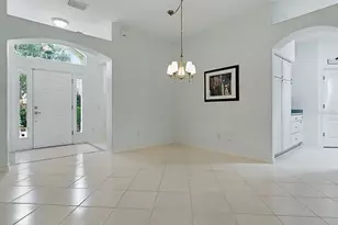 17037 SE 76th Creekside Cir, The Villages, FL 32162 - Photo 5