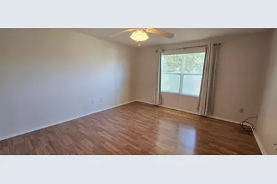 2419 Southern Oak Street, The Villages, FL 32162 - Photo 9