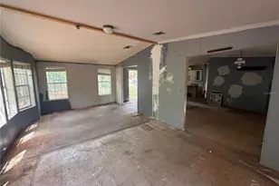 5756 NE 165th Terrace Rd, Silver Springs, FL 34488 - Photo 15