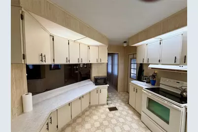 6571 NE 1st Place, Ocala, FL 34470 - Photo 9