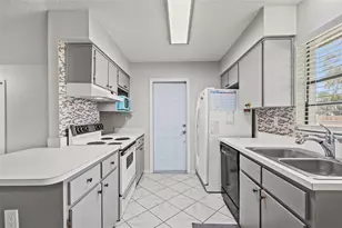 13130 Feather St, Spring Hill, FL 34609 - Photo 25