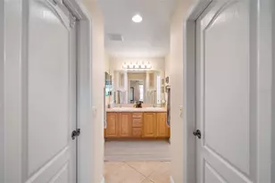 871 Castleberry Cir, The Villages, FL 32162 - Photo 19