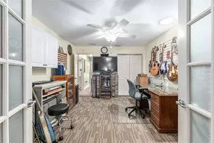 1075 Napier Ct, The Villages, FL 32162 - Photo 41