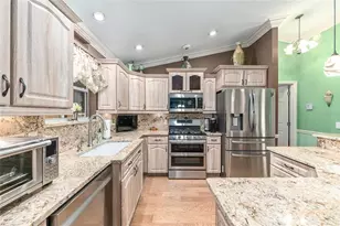 1075 Napier Ct, The Villages, FL 32162 - Photo 31