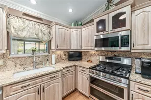 1075 Napier Ct, The Villages, FL 32162 - Photo 29