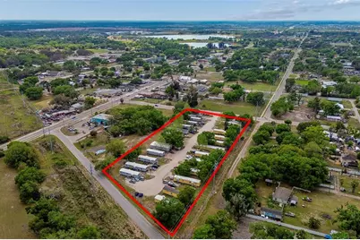 610 Railroad Street, Wimauma, FL 33598 - Photo 5