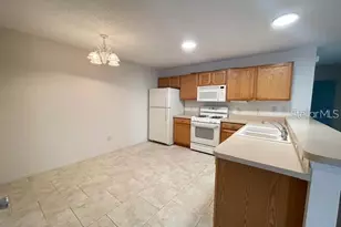 2744 Collington Dr, The Villages, FL 32162 - Photo 11