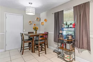 911 Jacaranda Dr, Lady Lake, FL 32159 - Photo 11