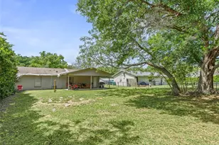911 Jacaranda Dr, Lady Lake, FL 32159 - Photo 25