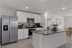 477 W Fairways View Dr, Beverly Hills, FL 34465 - Photo 11