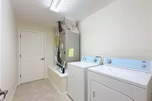 2530 Foxbridge Terrace, The Villages, FL 32162 - Photo 37