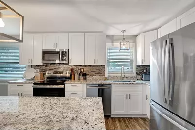 242 176th Avenue E, Redington Shores, FL 33708 - Photo 5