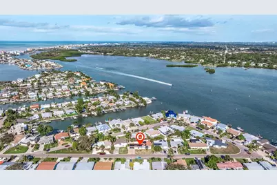 242 176th Avenue E, Redington Shores, FL 33708 - Photo 13