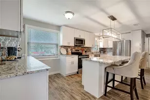 242 176th Ave E, Redington Shores, FL 33708 - Photo 9