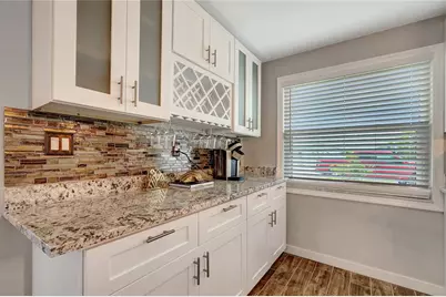 242 176th Avenue E, Redington Shores, FL 33708 - Photo 11