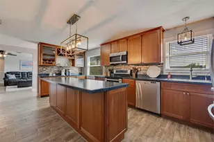 242 176th Ave E, Redington Shores, FL 33708 - Photo 27