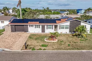242 176th Ave E, Redington Shores, FL 33708 - Photo 5