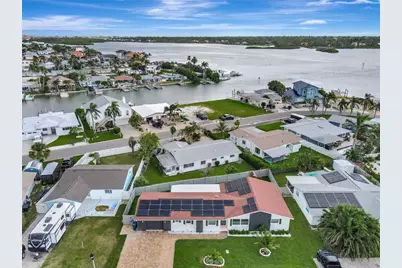 242 176th Avenue E, Redington Shores, FL 33708 - Photo 39